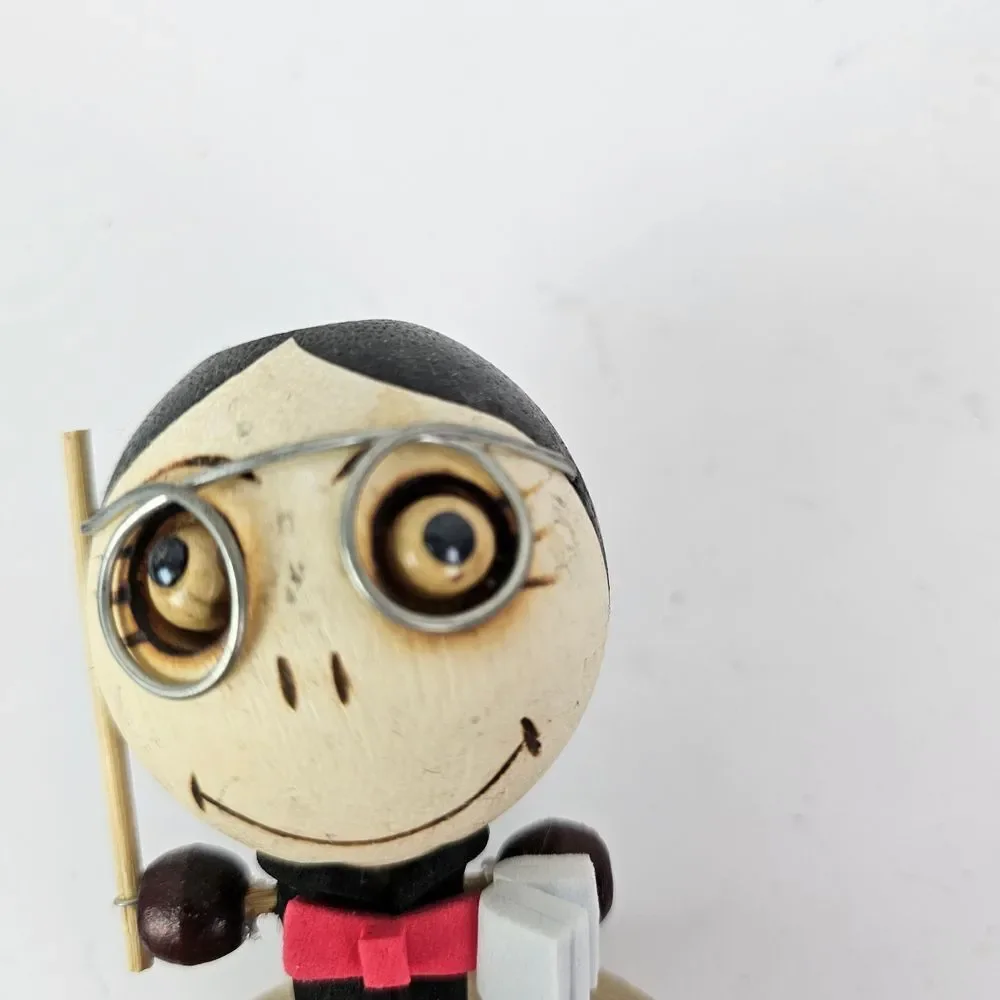 Crazy CUBEMATES Teacher‎ Headmaster Pencil Stand Gothic Tim Burton Style